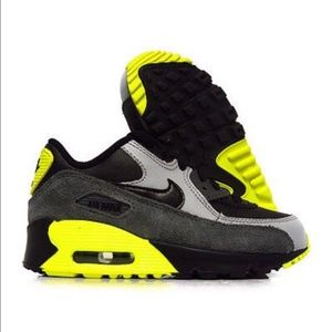 Nike Air Max 90 Volt Sneakers